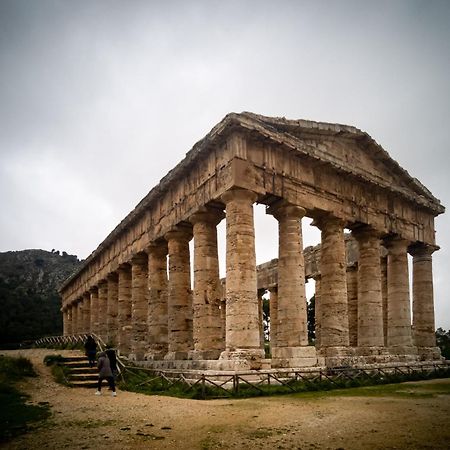 U Ventu Che Tira Casa Centro Storico Vicino Porto Wi Fi Trapani Exterior foto